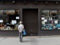 Une librairie dans Paris, vendredi. © Eric Piermont. AFP