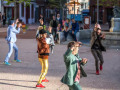 Compagnie 1Watt exécutant sa création « Vague ou la tentative des Cévennes », à Toulouse en 2017. © Erik Damiano pour L’Usine
