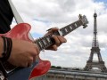 Le musicien Aidan Rhor lors d’un concert au Trocadéro, à Paris, le 21 juin 2019. © LUDOVIC MARIN/AFP