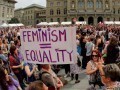 Pancarte sur laquelle est inscrite « Féminisme = égalité » lors de la grève des femmes suisses pour l'égalité salariale, à Bern, en juin 2019. STEFAN WERMUTH / AFP