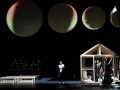 Représentation du « Moine noir », mis en scène par Kirill Serebrennikov, à Hambourg (Allemagne), le 22 janvier 2022. La pièce est toujours programmée au Festival d’Avignon, dont elle fera l’ouverture, dans la Cour d’honneur. MARCUS BRANDT/DPA PICTURE-ALLIANCE VIA AFP