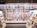 A la Fnac Paris-Saint-Lazare, en décembre  2021. MATHILDE MAZARS / REA