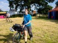 Justine à son arrivée au festival Pluies de juillet après une trentaine de kilomètres parcourus à vélo, le vendredi 7 juillet.