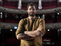Après la déprogrammation par la mairie RN de la pièce d’Alexis Michalik, un théâtre parisien propose des prix cassés aux Castrais