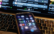 Deezer lance un détecteur gratuit pour repérer la musique générée par IA dans les playlists
