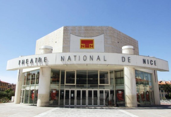 Démolition du théâtre de Nice : des pièces essaimées et des querelles politiques ravivées