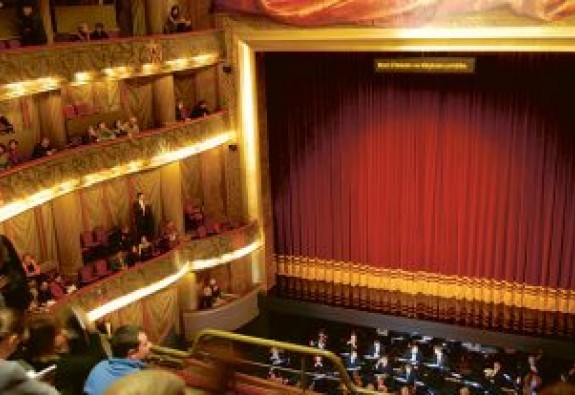 Le spectacle vivant subventionné au bord du gouffre