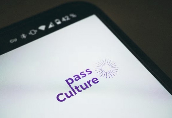 Le pass Culture dans le viseur de deux sénateurs