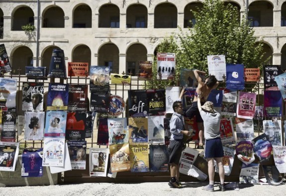 Coupes budgétaires dans la culture : à Avignon, l’austérité est déjà sur le devant de la scène