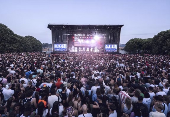 Festivals de musique en plein air : un modèle “de plus en plus incertain et difficile à tenir”