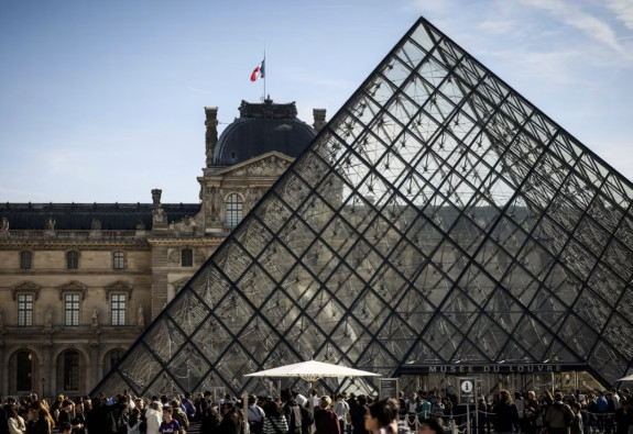 « Le destin de Laurence des Cars à la tête du Louvre remet une question sur la table : pourquoi les grands patrons culturels deviennent-ils fous ? »