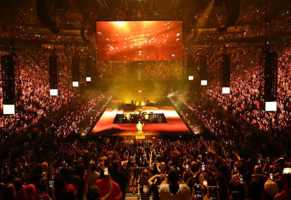 Billie Eilish, Radiohead, Four Tet: comment les concerts à 360 degrés renouvellent la musique live