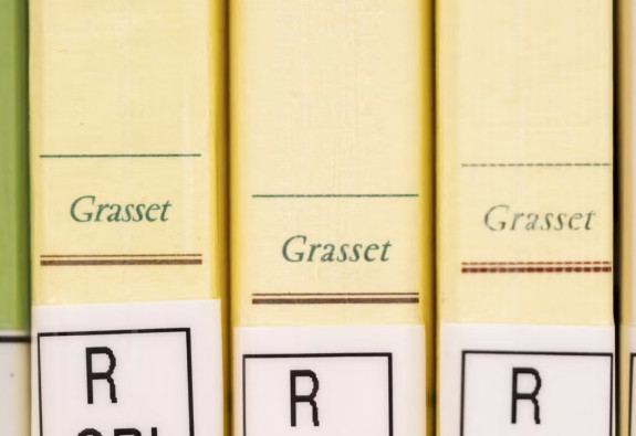 « En débarquant Olivier Nora de Grasset, Vincent Bolloré n’a pas réussi à fracturer le camp des écrivains, par nature imprévisibles et solitaires »