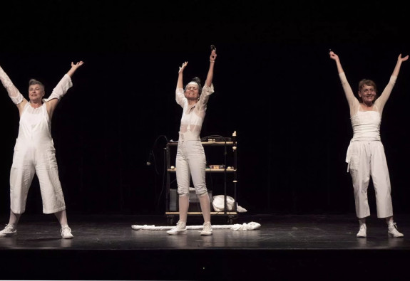 Elle met « clitoris » dans le titre de son spectacle, il est censuré