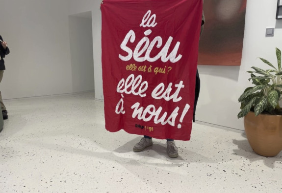 Scandale Agessa : la ministre de la Culture accusée de “piétiner le législateur”