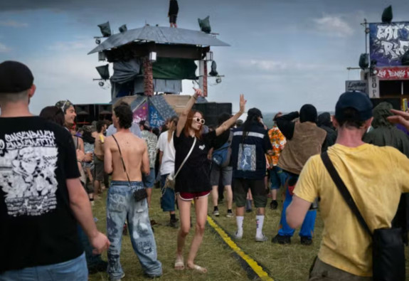 « C’est cette culture qui m’a donné envie d’être DJ » : ce que la scène électronique française doit aux free-parties