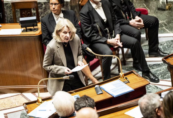 La ministre de la culture condamne l’annulation à Castres de la pièce de théâtre d’Alexis Michalik « Passeport » par la mairie RN