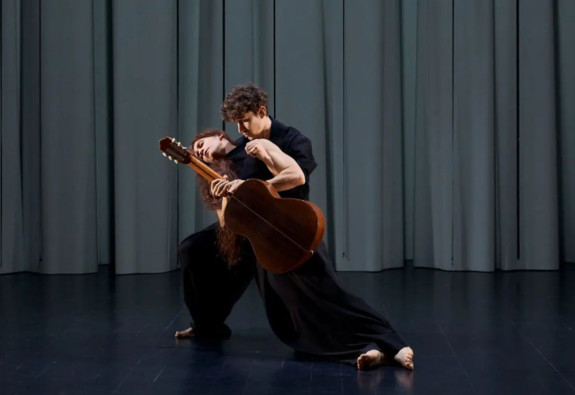 A Montpellier Danse, un message inquiétant, un spectacle agaçant et un final brillant