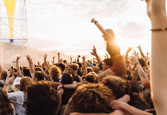 Avec 22 millions d’euros de pertes et 213 concerts annulés, un été catastrophique pour les festivals notamment