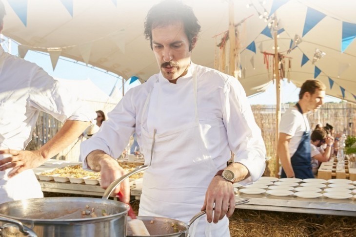 Manger bien pour danser mieux : comment la gastronomie s’est imposée sur les stands des festivals