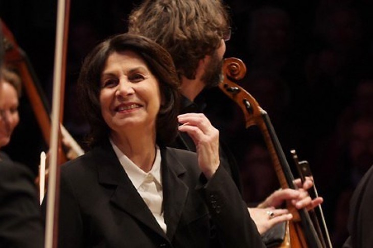 Claire Gibault, cheffe d'orchestre et créatrice du Paris Mozart Orchestra, est à l'initiative de La Maestra, le premier concours international réservé à des femmes cheffes d'orchestre. © Romain Fiévet/PMO