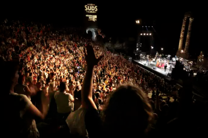 Un concert lors du festival Les Suds, à Arles (Bouches-du-Rhône), le 9 juillet 2019. © FLORENT GARDIN