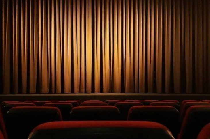 Une possible reprise des spectacles dès juin et des cinémas en juillet, selon le ministre de la Culture. (Illustration) © onkelglocke / Pixabay