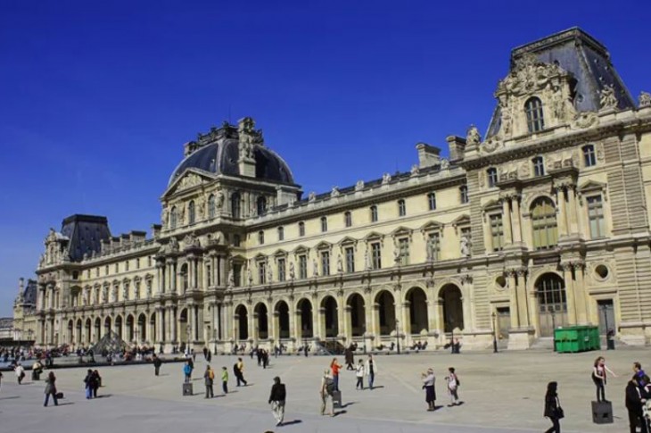 Le musée du Louvre n'envisage pas d'accueillir du public avant la mi-juillet. © sp_ts - stock.adobe.com