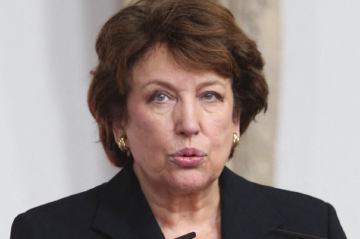 Pour Roselyne Bachelot, pas de reprise des concerts debout sans vaccin