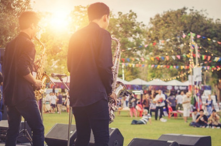 Les festivals s’ouvrent et s’enracinent en dehors de leur pré carré festif