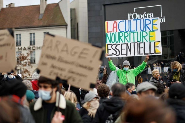   « Le fond du problème de la politique culturelle est que les artistes-auteurs sont exclus du droit commun »