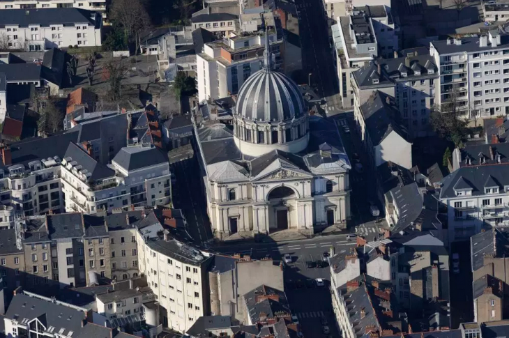 Vade retro, satanas ! À Nantes, des catholiques intégristes bloquent un concert