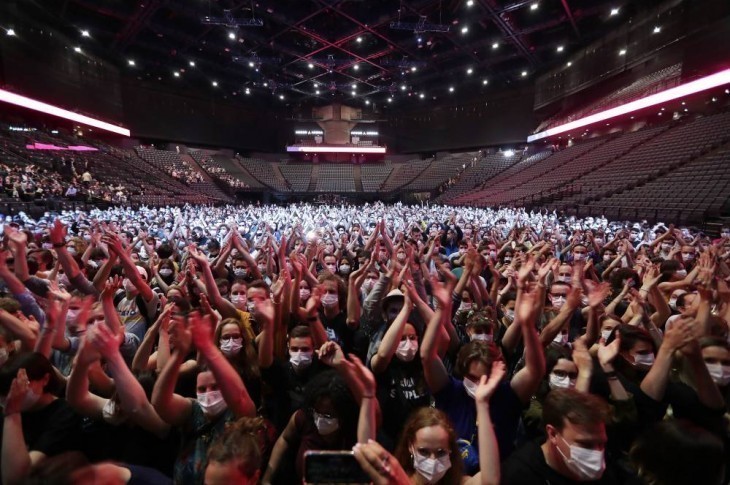 Passe vaccinal, masques, tournées… À quoi ressembleront les concerts et festivals en 2022 ?
