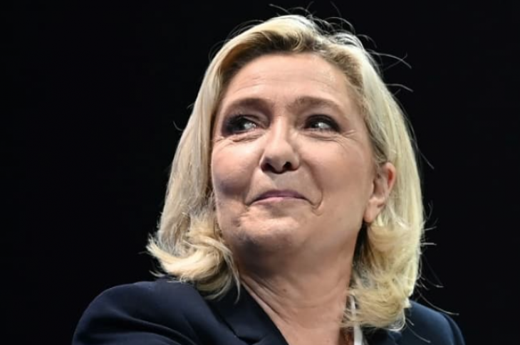 La candidate RN à la présidentielle Marine Le Pen en meeting à Perpignan le 7 avril 2022 - LIONEL BONAVENTURE © 2019 AFP
