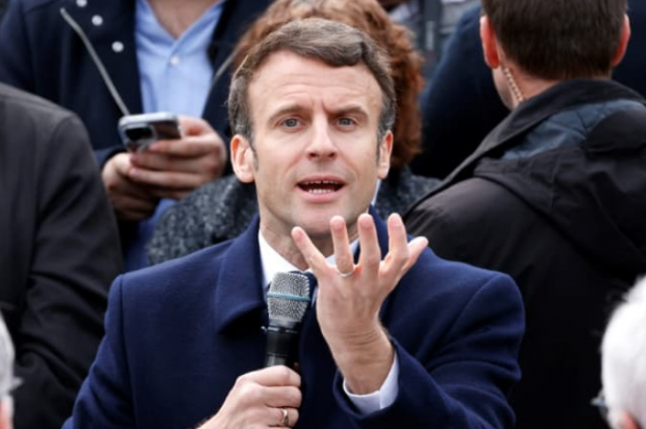 Emmanuel Macron le 5 avril 2022 dans le Finistère - Ludovic MARIN © 2019 AFP