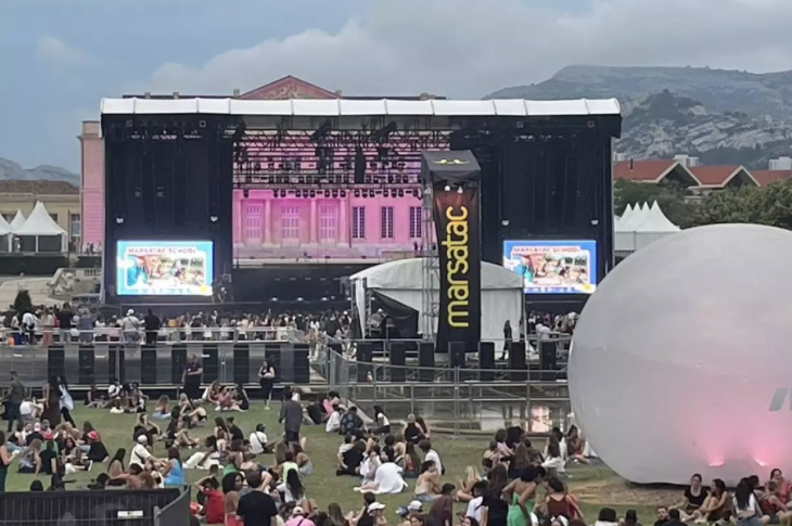 Béatrice Desgranges, la directrice de Marsatac, a organisé des réunions de médiation et des visites du site du festival avec les habitants du quartier pour trouver un compromis concernant les nuisances sonores