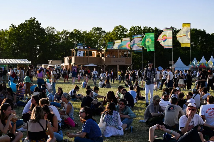 We Love Green est un festival de musique qui mêle concerts et conférences dédiés aux enjeux environnementaux