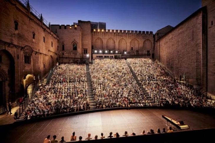 Au Festival d’Avignon, le directeur délégué va quitter son poste après des signalements de violences sexistes et sexuelles