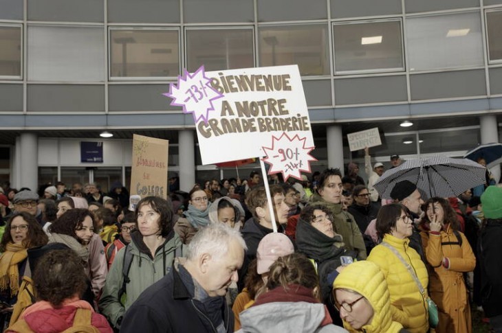 Budget de la culture : le secteur accuse les coupes
