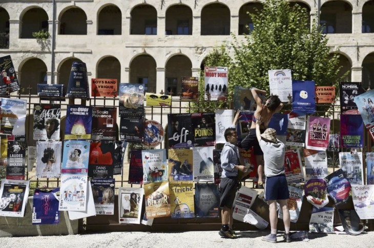 Coupes budgétaires dans la culture : à Avignon, l’austérité est déjà sur le devant de la scène