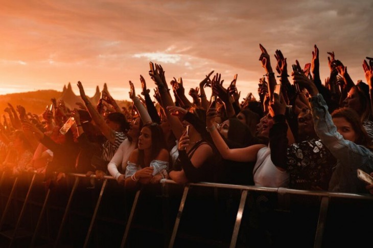 Par-delà la musique, les festivals comme scène démocratique : le cas Europavox