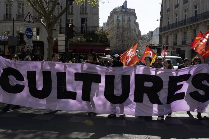Bloquons tout : musées fermés, bibliothèques en grève, fanfares… Le monde de la culture veut faire du bruit