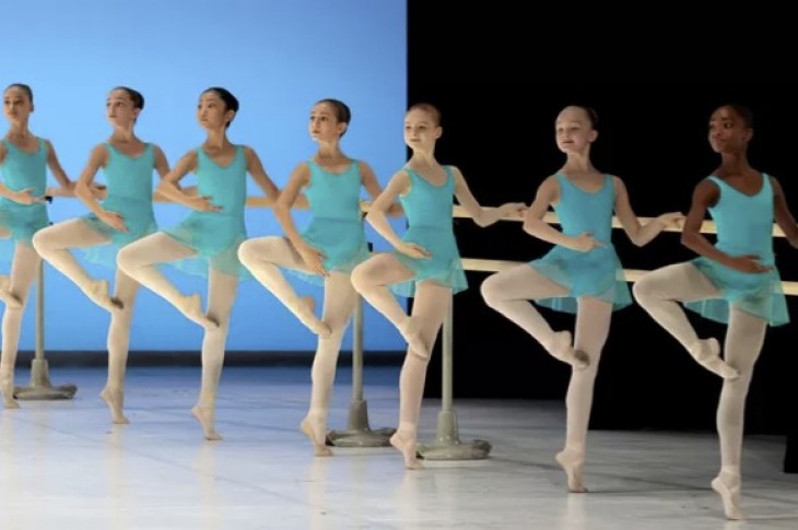 « Cela vient naturellement, comme pour l’écriture. À un moment, on ne réfléchit plus »: les professeurs de l’École de danse de l’Opéra de Paris évoquent l’art de la transmission