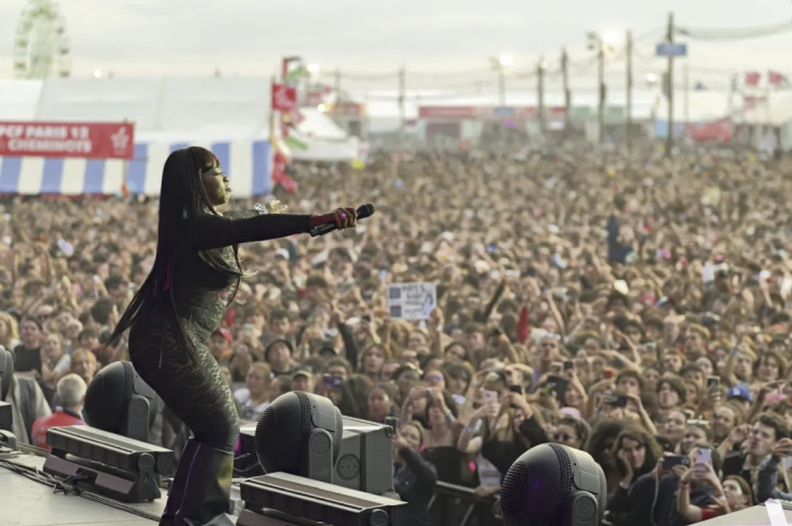 Monopoles dans la musique : « Il ne s’agit plus de détenir des festivals, mais d'un contrôle total sur tout le secteur », alerte l’eurodéputée Emma Rafowicz