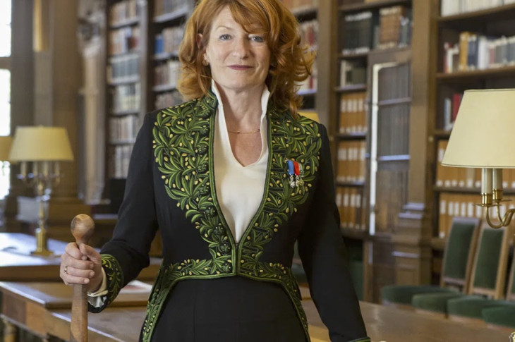 Avec Muriel Mayette-Holtz, la « mise en scène » fait son entrée sous la Coupole