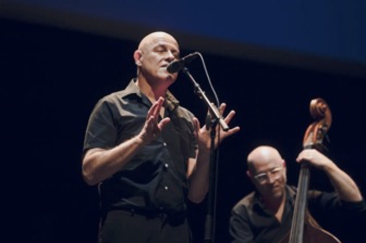 Dominique A. annonce qu’il ne jouera plus à l’Olympia ou au Casino de Paris, propriété de Vincent Bolloré