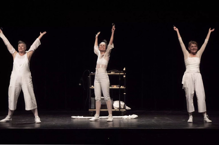 Elle met « clitoris » dans le titre de son spectacle, il est censuré