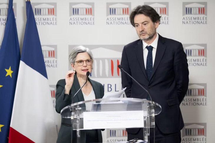 “Chaque jour, il y a encore des victimes” : une loi pour lutter contre les violences dans le monde de la culture