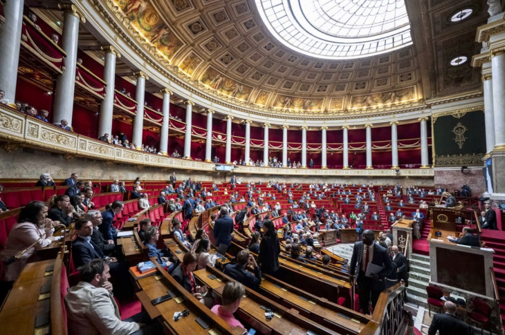 Proposition de loi sur l’IA et le droit d’auteur repoussée sine die : l’industrie musicale atterrée