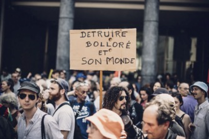  «Tous les artistes doivent se mobiliser» : devant l’Olympia, le mouvement «Zapper Bolloré» veut s’étendre pour se faire entendre